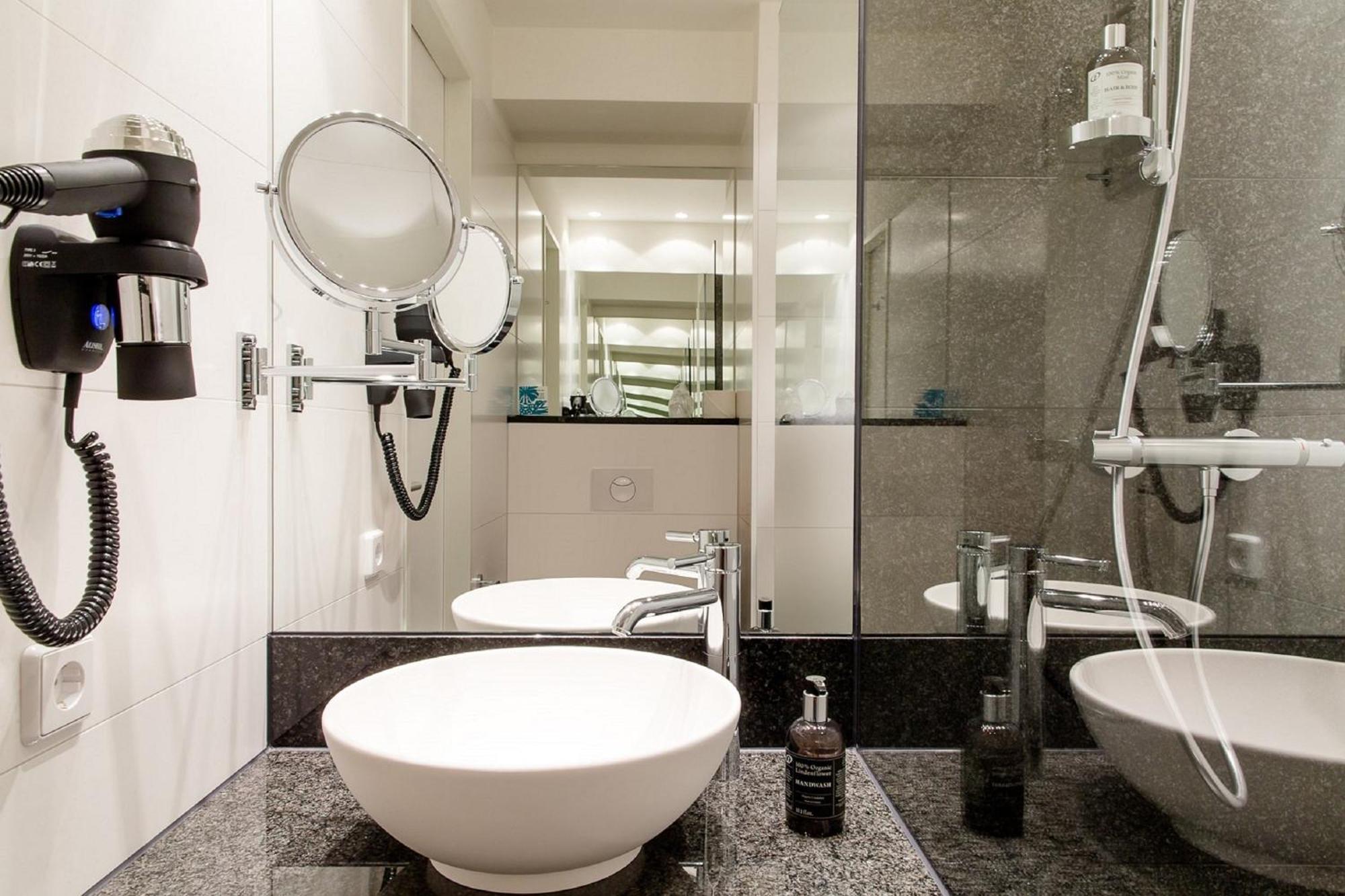 Motel One Rotterdam Extérieur photo
